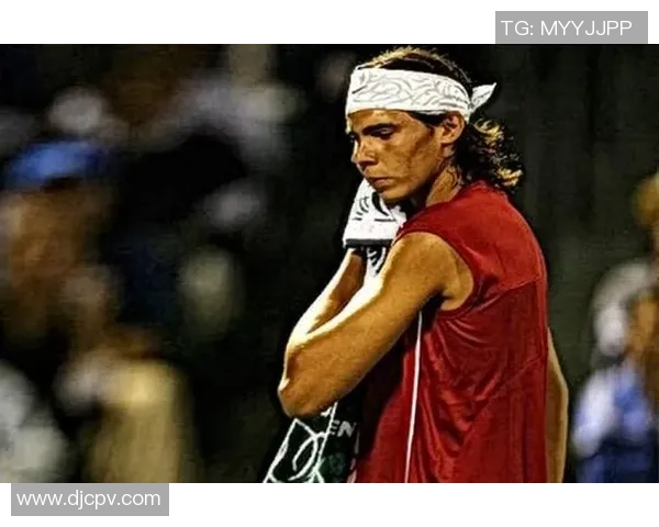 梦幻足球明星球员的传奇之路与辉煌成就解析